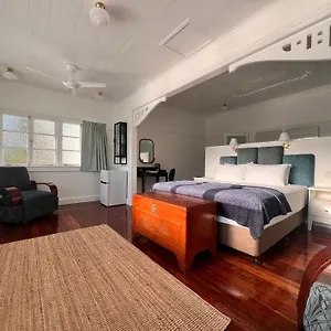 https://floriana-guest-house.cairnshotels4all.com