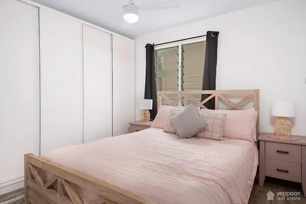 Poppies Cottage - Cooee Bay Beachside Retreat Yeppoon Holiday home